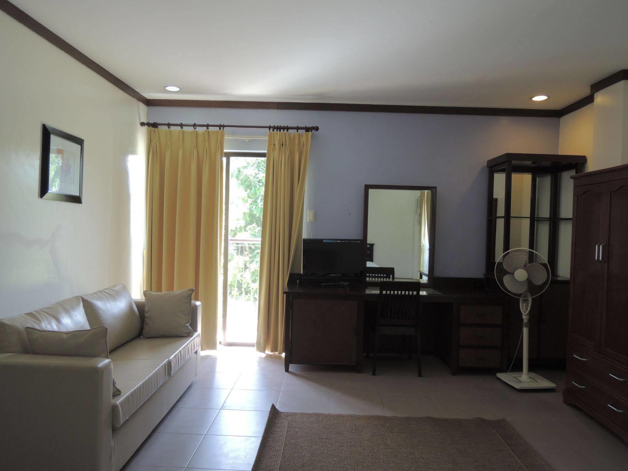 Palms Seaside Inn And Resort Medellin Exterior foto