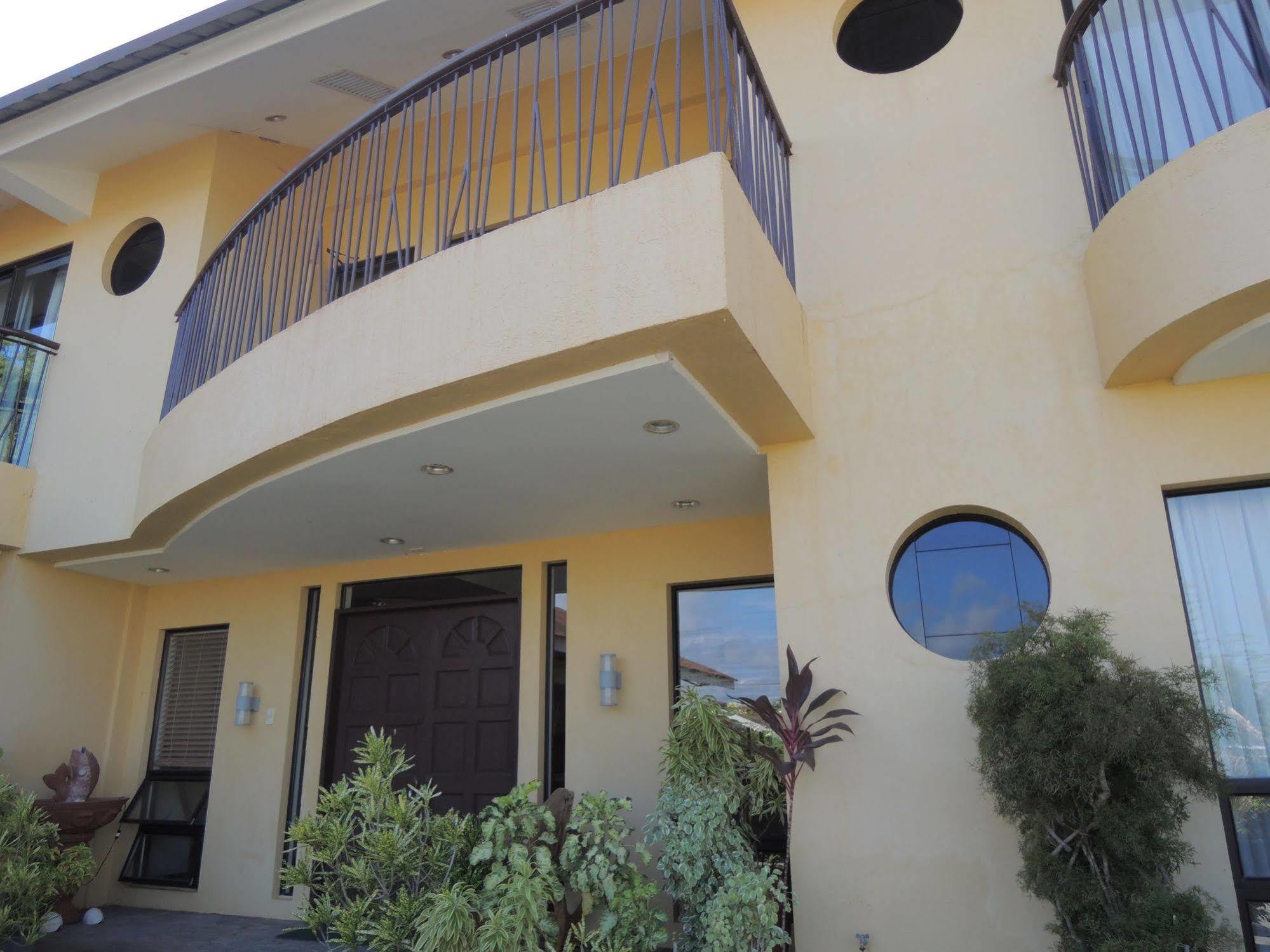 Palms Seaside Inn And Resort Medellin Exterior foto